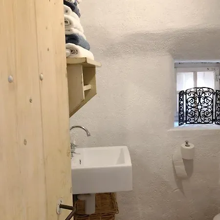 Complete House With Sea View In The Center On Island Krk Ferienhaus