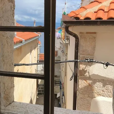 Complete House With Sea View In The Center On Island Krk