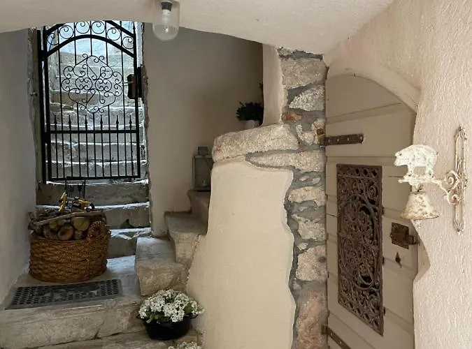 Complete House With Sea View In The Center On Island Krk Σπίτι διακοπών *
