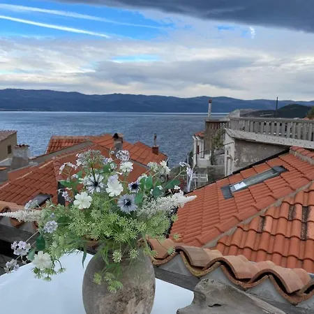 Complete House With Sea View In The Center On Island Krk Nyaraló *