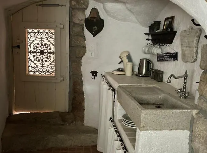 Complete House With Sea View In The Center On Island Krk Nyaraló