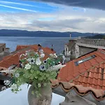 Complete House With Sea View In The Center On Island Krk Casa de Férias *