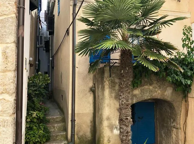 Complete House With Sea View In The Center On Island Krk Σπίτι διακοπών *