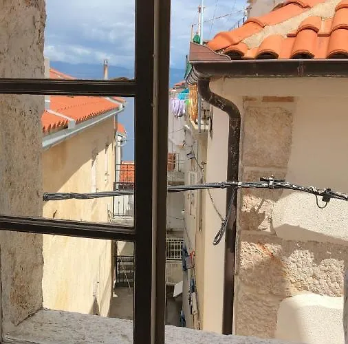 Complete House With Sea View In The Center On Island Krk